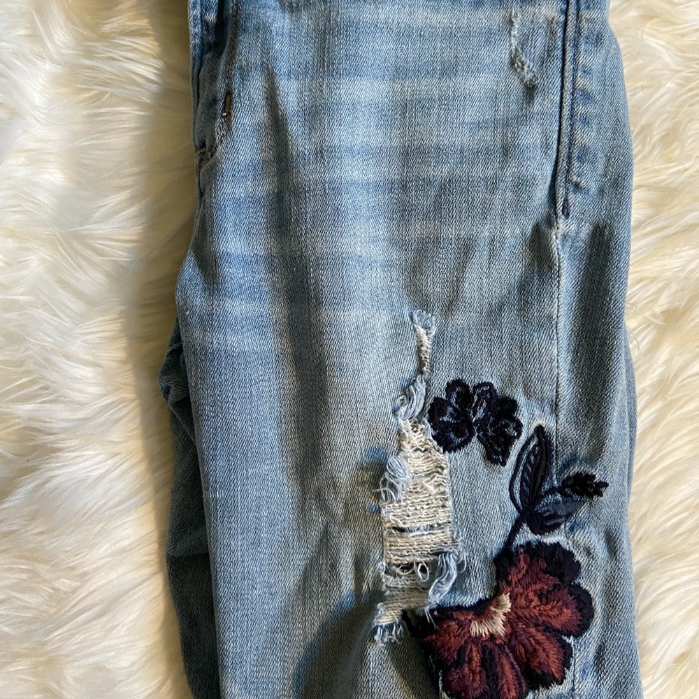 Abercrombie & Fitch light washed jeans